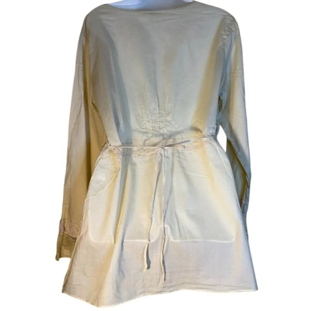 J. Gill Ivory Tunic Blouse With Lace Accents‎ & Button Details Modern Edwardian